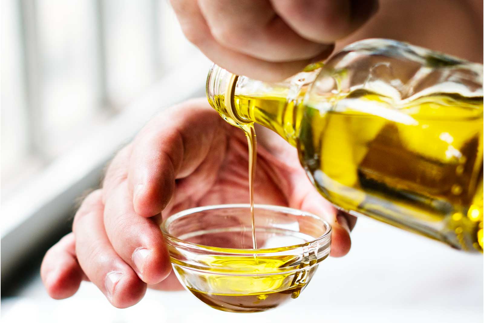 Olive taggiasche e olio extra vergine di oliva